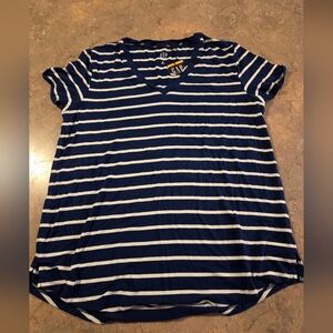 Gap Women's Short Sleeve V-Neck T-Shirt